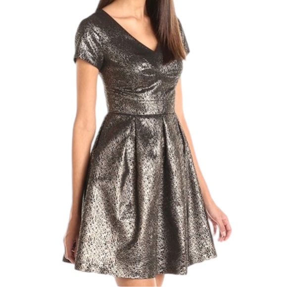 Vince Camuto Metallic Jacquard Pleated V Neck Cap Sleeve Fit & Flare Mini  Dress - cruiseboatoman.com